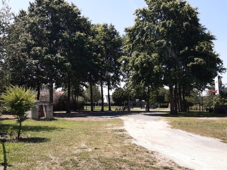 Photo : COURCEBOEUFS - LE CLOS DU CHAMP JAQUET